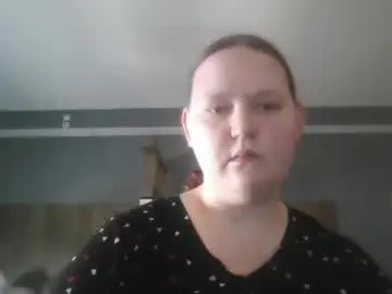 Fantasywifebri  live sex cam