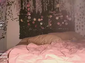 Lyracovee  live sex cam