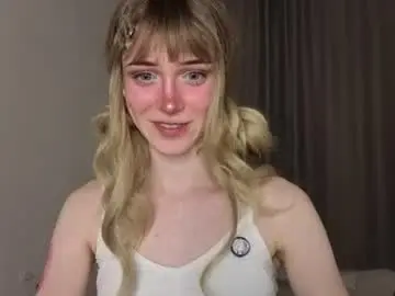 Quyenpollio  live sex cam