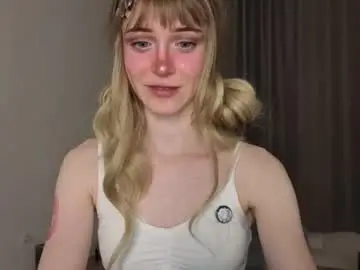Quyenpollio  live sex cam