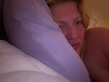 Thehornyvirg3n  live sex cam