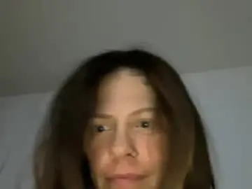 Wetwithme23  live sex cam