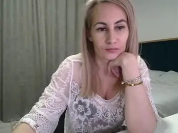 Adellynrose  live sex cam