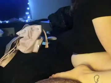 Deziraestarz  live sex cam