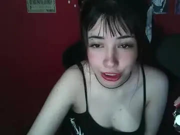 Sarahhere1  live sex cam