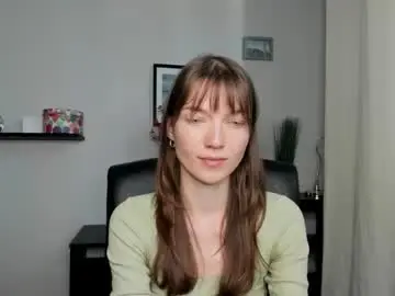 Kirabliss28  live sex cam