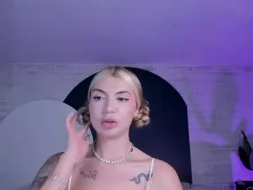 Niaholland  live sex cam
