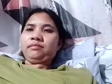 Pinaycumslutte  live sex cam
