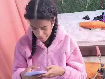 Thiana_horny  live sex cam