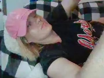 Barelybehavedbarbie  live sex cam