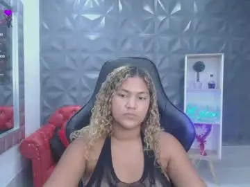 Cristal_war  live sex cam