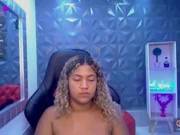 Cristal_war  live sex cam