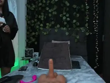 Delilah_85  live sex cam