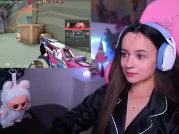 Juicy___angel  live sex cam