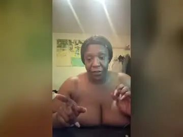 Mamacoco3  live sex cam