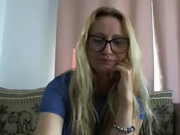 Melly_rosey  live sex cam