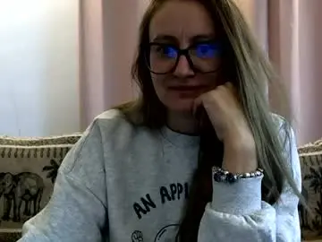 Melly_rosey  live sex cam