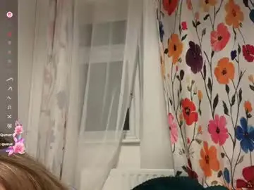 Ravelyn  live sex cam