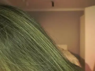 Bettercallkira  live sex cam