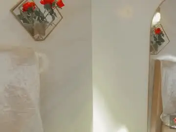 Naamah_b  live sex cam