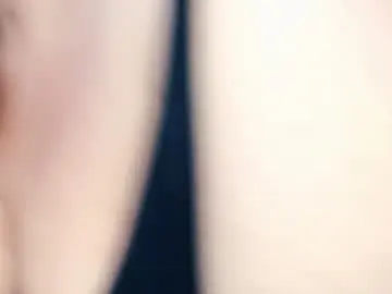 Tia_rich  live sex cam