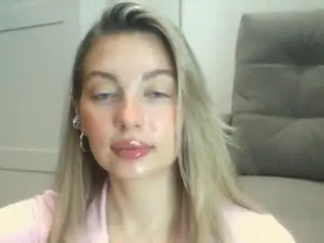 Viraya  live sex cam
