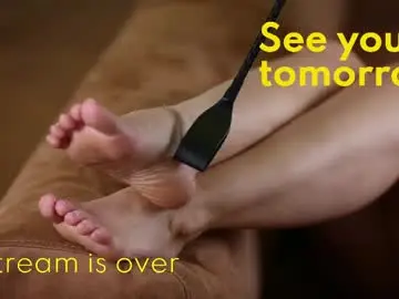 Divine_kim  live sex cam