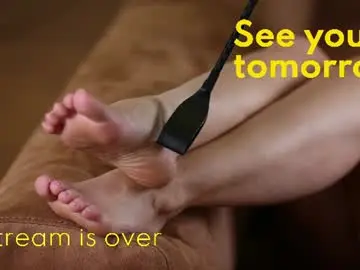 Divine_kim  live sex cam