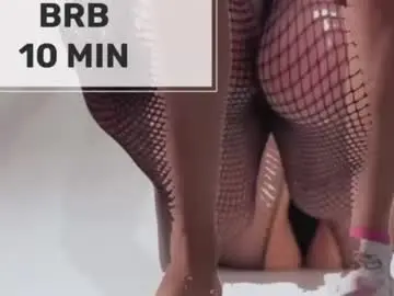 Mommy_cum  live sex cam