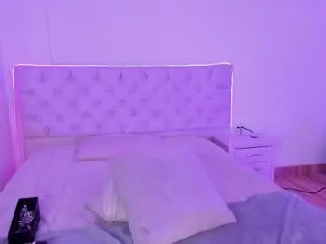 Nina_fooxxx1  live sex cam