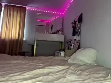 Reginavandivier  live sex cam