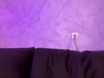 Rosaliehue  live sex cam