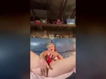 Bloondiie66  live sex cam
