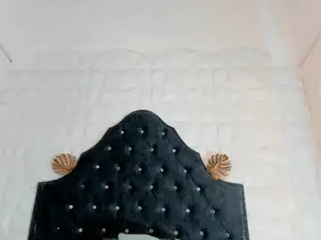 Chloe_moon01  live sex cam