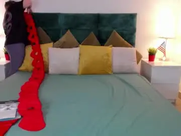 Cuddlyskitty  live sex cam