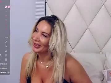 Ginabear  live sex cam