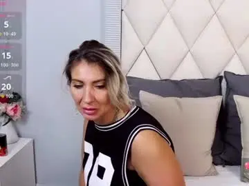 Ginabear  live sex cam