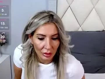 Ginabear  live sex cam