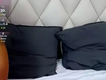 Ginabear  live sex cam