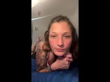Hoeeepuhh  live sex cam