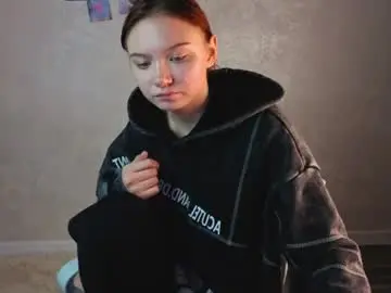 Kitsune_fluff  live sex cam