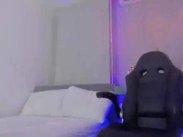 Laravillalobos  live sex cam