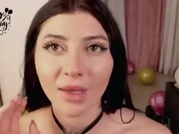 Aliyv  live sex cam