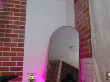 Gaia_333  live sex cam