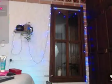 Gaia_333  live sex cam