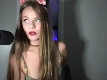 Lucywants  live sex cam