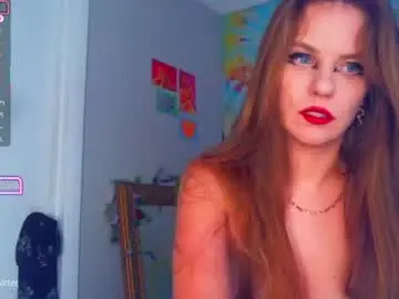 Lucywants  live sex cam