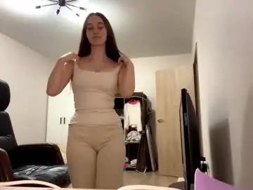 Luveniacamero  live sex cam