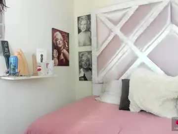 Luxx_11  live sex cam