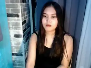Miss_yannax  live sex cam